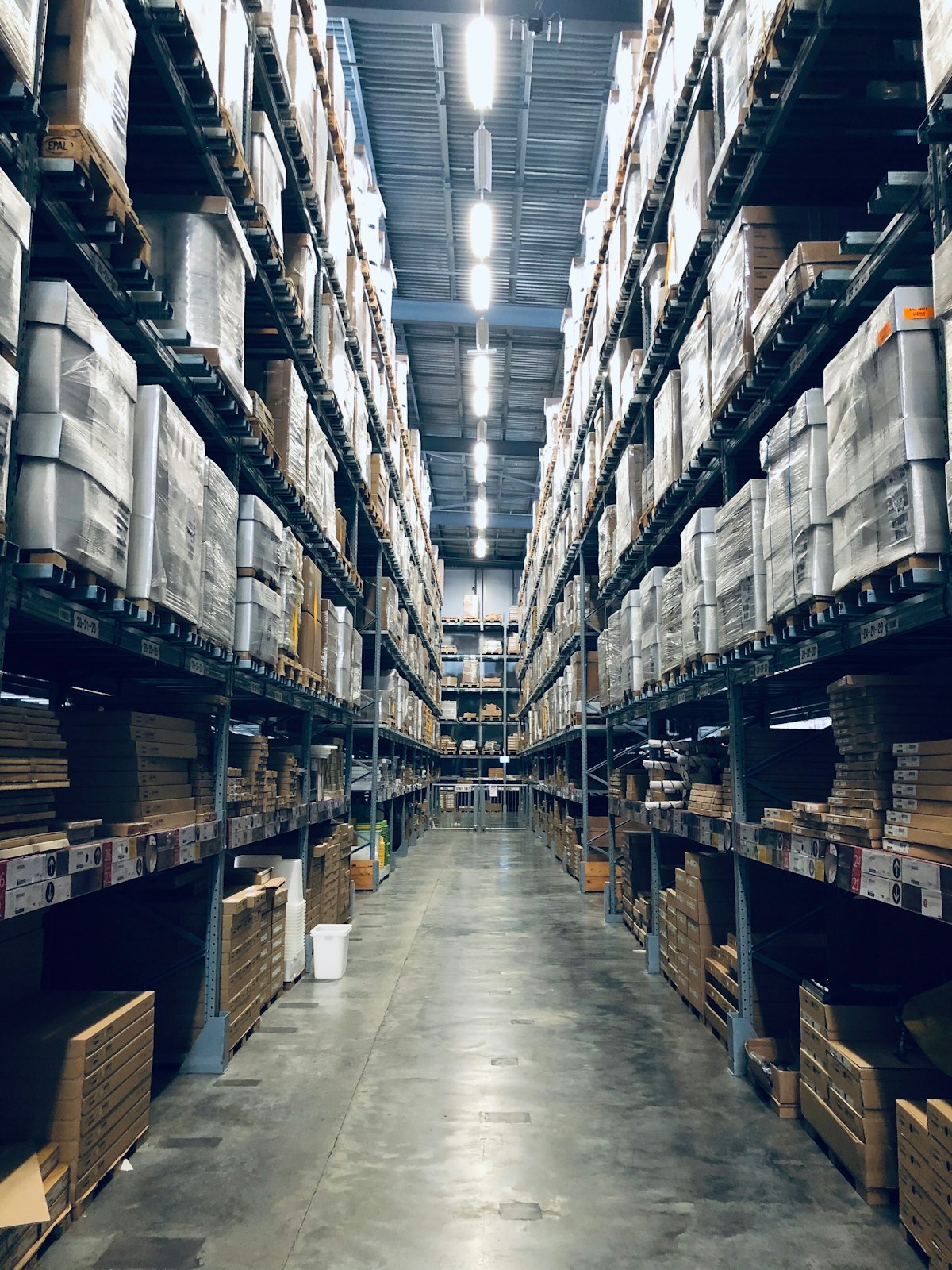Centro logístico y racks mayoristas